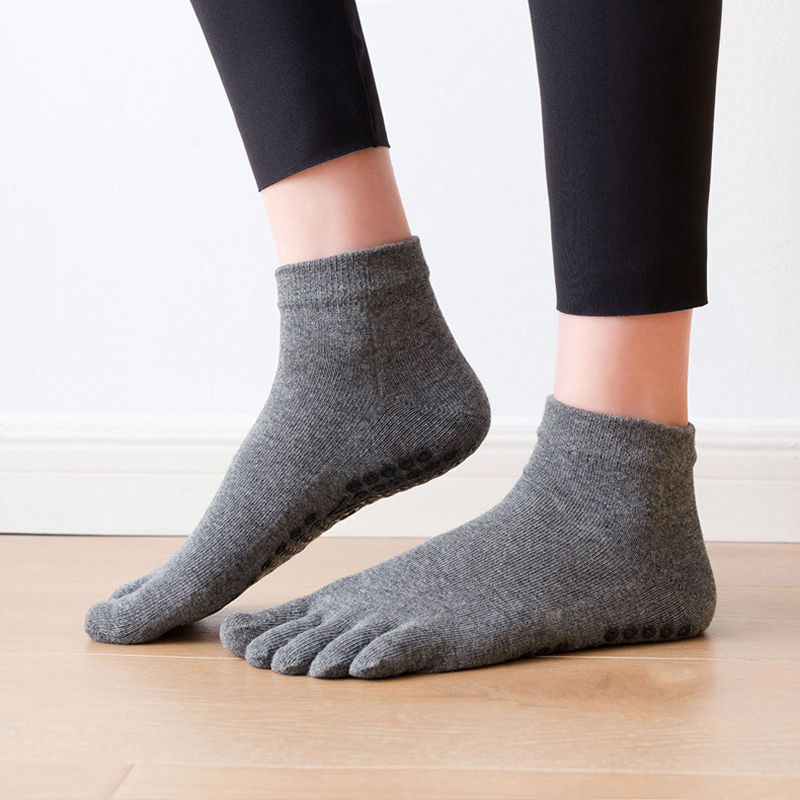 Anti-Slip Women Pilates Socks  - Yoga Dance & Fitness Center Llc ulasan dan harga